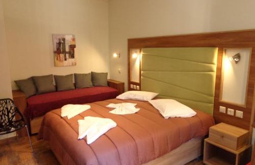 Petra Apartment | Oceanfront Niki Studios with Pool and Hot Tub Amenities