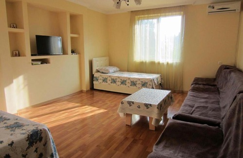 Chakvi Apartment | Cozy Oceanfront Stay at Nikolai Mironovich APT