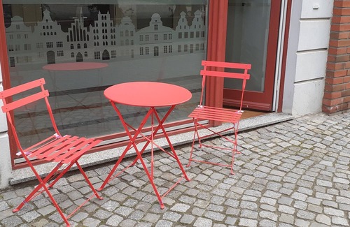 Wismar Apartment | Barrier-Free Family Stay in Historic NikolaiTraum