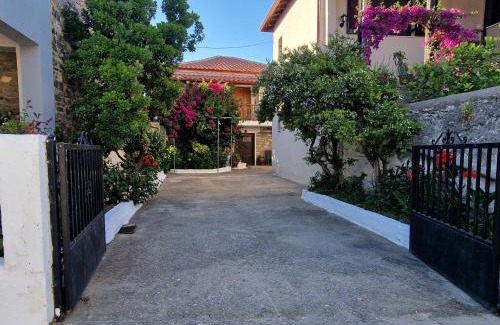 Agios Nikolaos Apartment | Exceptional Family Stay at Nikolaos House - Rated 9.7/10