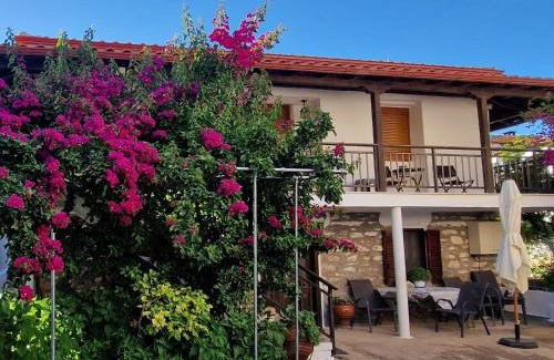 Agios Nikolaos Apartment | Exceptional Family Stay at Nikolaos House - Rated 9.7/10