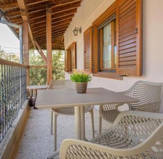 Ierissos House | Discover Family-Friendly Comfort at Nikolaos House