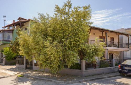 Ierissos House | Discover Family-Friendly Comfort at Nikolaos House