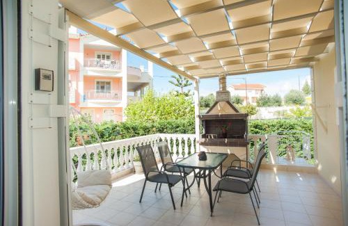 Khelmata Apartment | Stunning Nikos Apartments with Panoramic Views & Family-Friendly