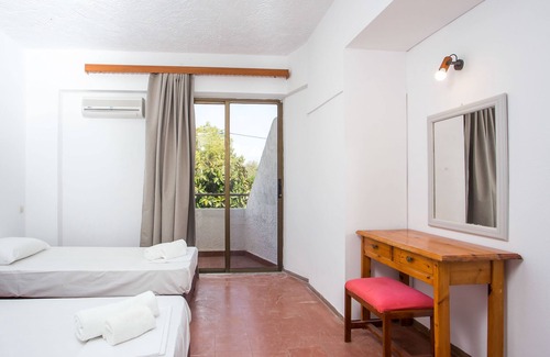 Faliraki House | Relaxing Oceanfront Escape at Nikos BnB with Pool & Spa