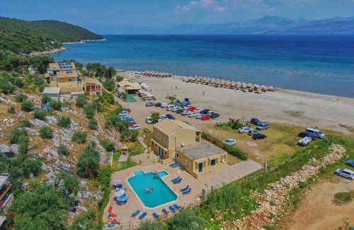 Apraos Apartment | Inviting Nikos Kalamaki Corfu: Oceanfront Pool & Breakfast