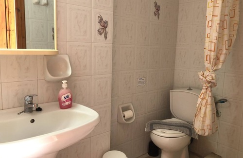 Gialiskari Apartment | Cozy Nikos Studio 2 - Pet and Child-Friendly Retreat