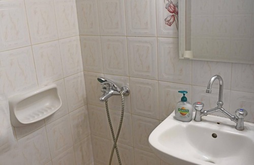 Gialiskari Apartment | Discover Nikos Studio 3: Family-Friendly Retreat in Gialiskari