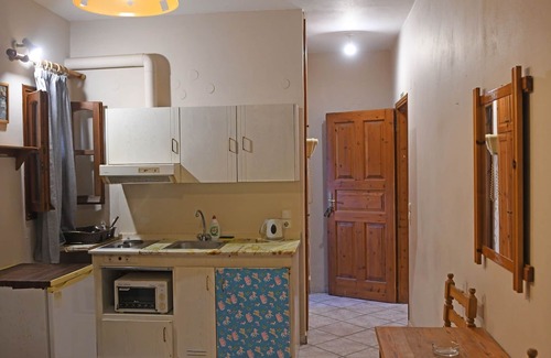 Gialiskari Apartment | Cozy Nikos Studio 4 - Perfect for Families and Pets