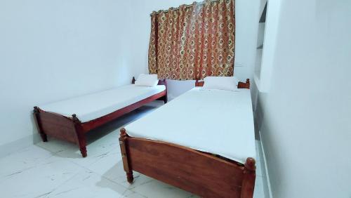 Bodh Gaya House | Budget-Friendly Stay at Nilam Guest House - Pet Friendly!