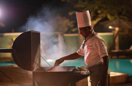 Galewela Hotel | Budget-Friendly Stay at The Nilambara Lake View Hotel