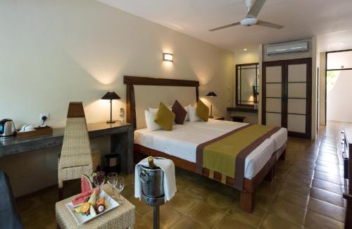 Irrakkakandi Hotel | Relax at Nilaveli Beach Hotel with Oceanfront Amenities