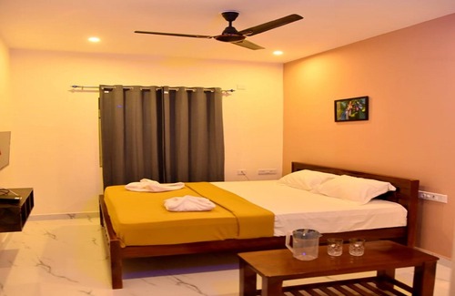 Tindivanam Hotel | Budget-Friendly Stay at Nilton Bay Residency with Breakfast