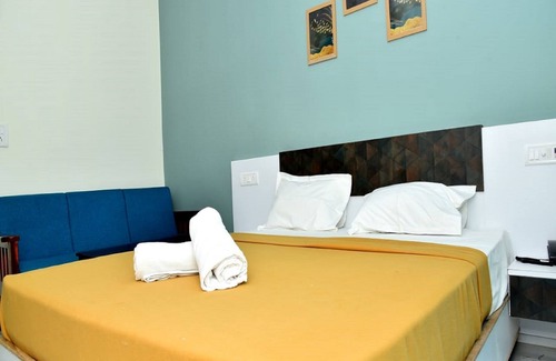 Tindivanam Hotel | Budget-Friendly Stay at Nilton Bay Residency with Breakfast