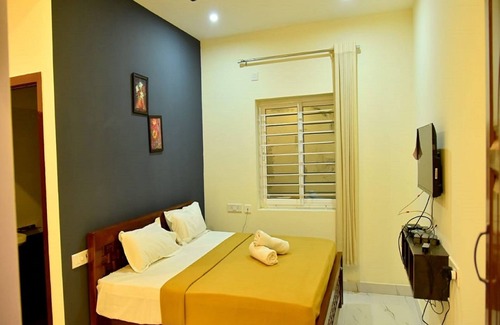 Tindivanam Hotel | Budget-Friendly Stay at Nilton Bay Residency with Breakfast