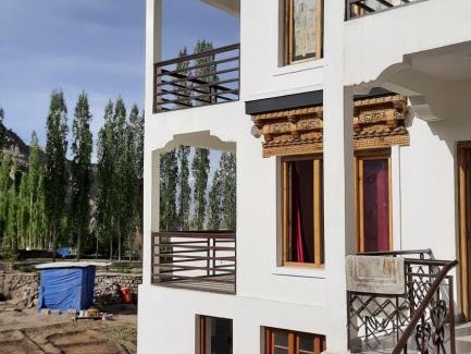 Leh Hotel | Pet-Friendly Yeed Ga Villa: Guest Rated 10/10 with Breakfast