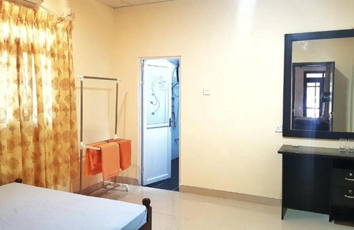 Anuradhapura House | Pet-Friendly Nimal's Home: Guest Rated 9/10 with Breakfast
