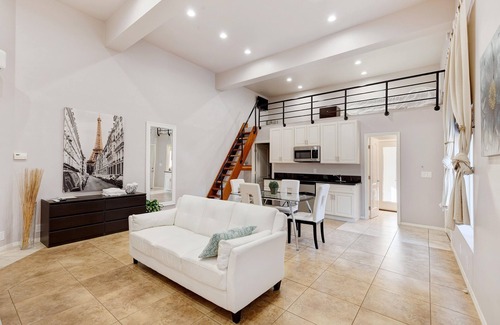 Point Loma Heights Villa | Cozy Detached Studio Near Nimitz & W Point Loma Blvd