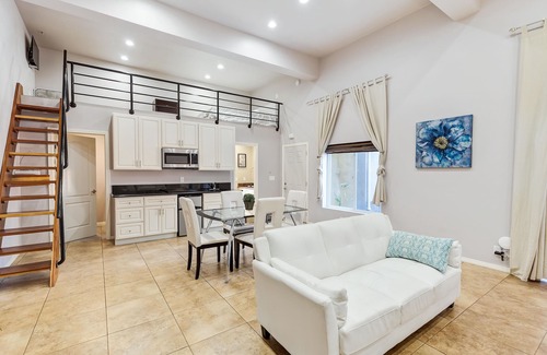 Point Loma Heights Villa | Cozy Detached Studio Near Nimitz & W Point Loma Blvd