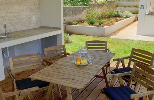 Sisan Apartment | Explore Nina 4: Air Conditioning, Pool & Top Ratings