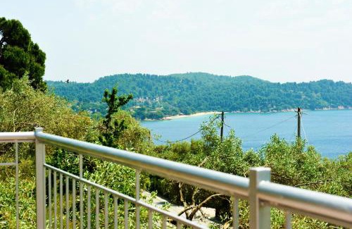 Agia Paraskevi House | Pet-Friendly Retreat with Pool at Nina Areti Hotel