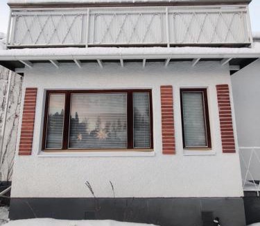 Jamsa Apartment | Oceanfront Nina’s GuestHouse with Family-Friendly Amenities