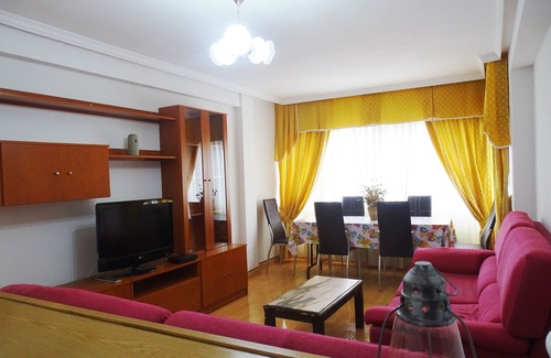 Alcala de Henares Apartment | Cozy Ninamar Apartments with Full Kitchen Amenities