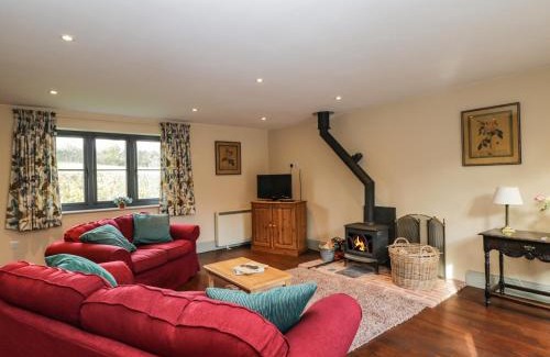 Marlborough House | Experience Comfort at Nine Acres Barn - Rated 9/10 by Guests