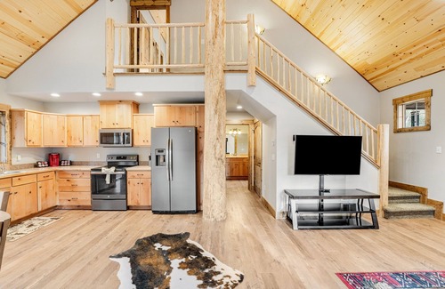 Bigfork Cabin | Scenic Cabins Perfect for Reunions and Relaxing Retreats