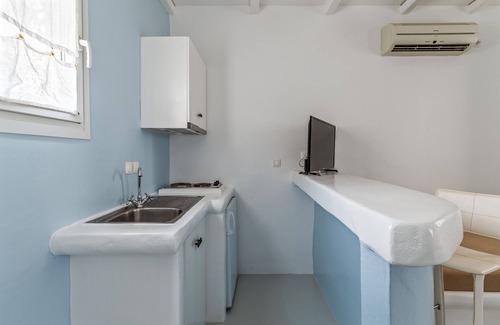 Kionia Apartment | Relaxing Ninemia Suites Tinos with Pool and Free Wi-Fi