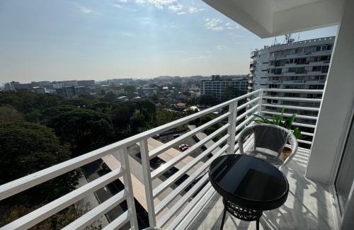 Chang Phueak Apartment | Family-Friendly Ningman Road Apartment with Pool Access