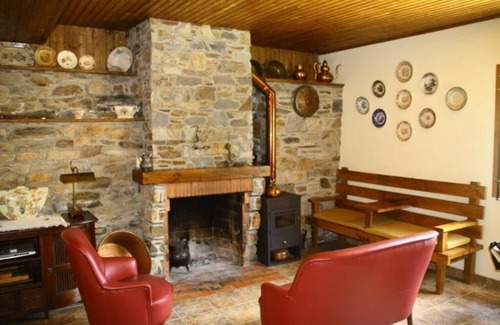 Rabal Cottage | Discover Ninho do Melro: Pet-Friendly Getaway in Nature