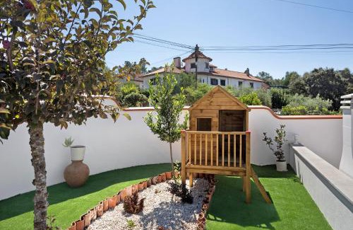 Fatima House | Experience Ninho do Rei: Family-Friendly with Pool Access