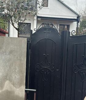 Kutaisi House | Inviting Nino & Irodi's Guest House - 9.5/10 Rated Stay