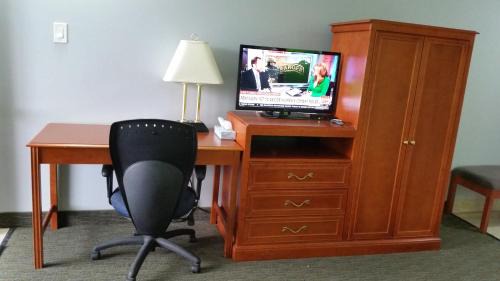 North Bay Hotel | Guest Rated Nipissing Inn: Family-Friendly with Breakfast