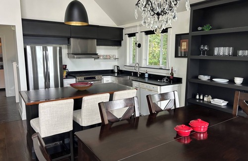 Callander House | Idyllic Nipissing Retreat with Breakfast by Callander Bay