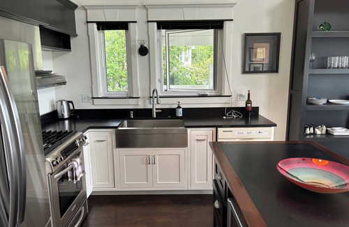Callander House | Idyllic Nipissing Retreat with Breakfast by Callander Bay