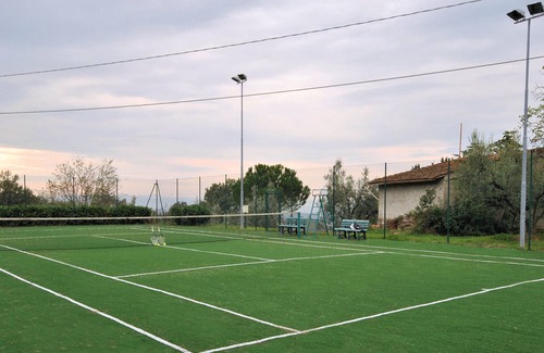 Lastra a Signa House | Discover Nipitella Apartment with Spa & Pet-Friendly Options