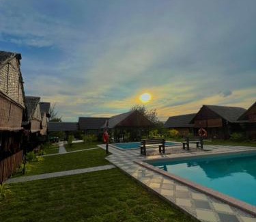 Kijal Ski Chalet | Discover Nipoh Beach Cottage: Oceanfront Bliss Awaits