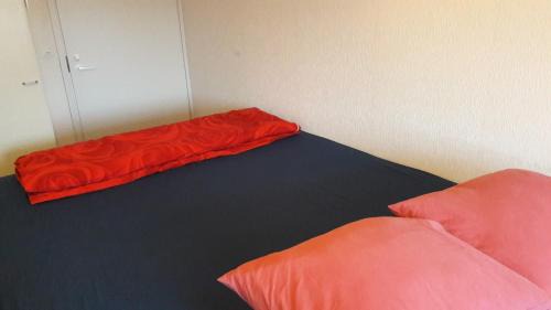 Oulu House | Convenient Nipu Hotel Near City Center and Transit Options