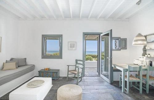 Gythio Apartment | Discover Niriides Resort: Oceanfront Retreat with Pet-Friendly Perks