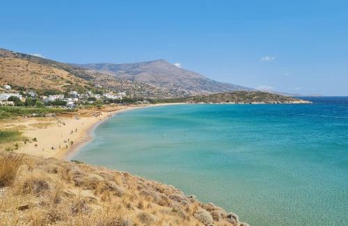 Mpatsi Apartment | Oceanfront Niriis Studios & Apartments in Batsi, Andros