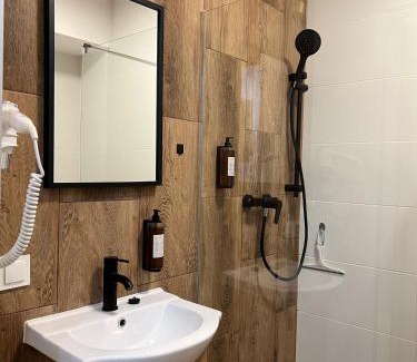 Zotow Apartment | Budget-Friendly Stay at Niron Apartamenty Królowej Jadwigi