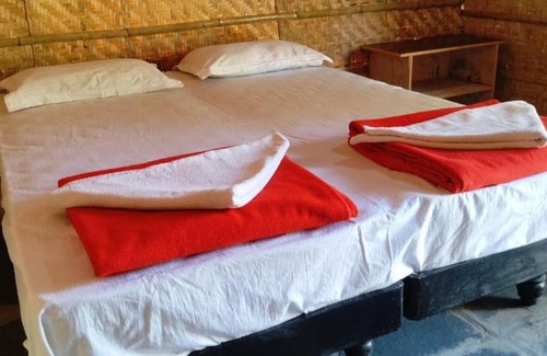 Kamalapur House | Pet-Friendly Retreat at Nirvana Cafe Hampi - Rated 8/10