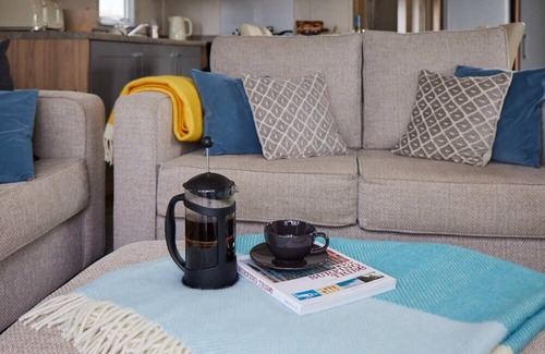 Cayton Bay Apartment | Discover Nirvana Coastal Retreat with Oceanfront Views