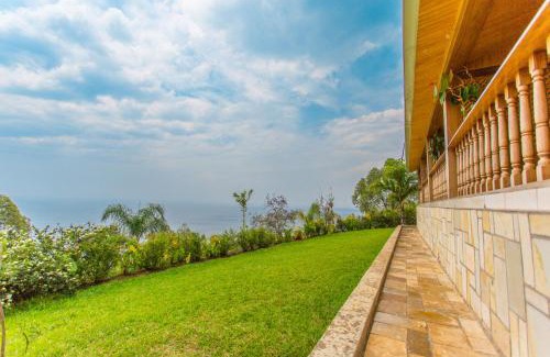 Gisenyi Hotel | Experience Nirvana Heights Hotel: Poolside Comfort Awaiting