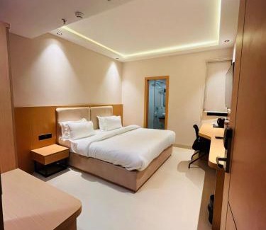 Gomti Nagar Hotel | Nirvana Nest