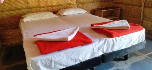 Kamalapur House | Top-Rated Nirvana Resort Hampi: Family-Friendly Retreat