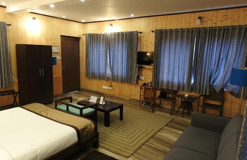 Kurseong Hotel | Experience Nirvana Retreat: Guest Rated 9.3, Pet Friendly