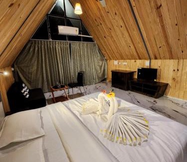 Bajarwadi Resort | Idyllic Nirved Retreat - Pet Friendly Backwater Escape